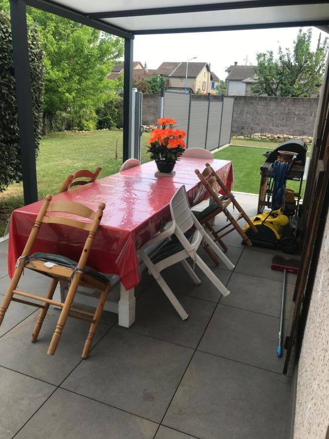Maison Conviviale Puy-Guillaume 外观 照片